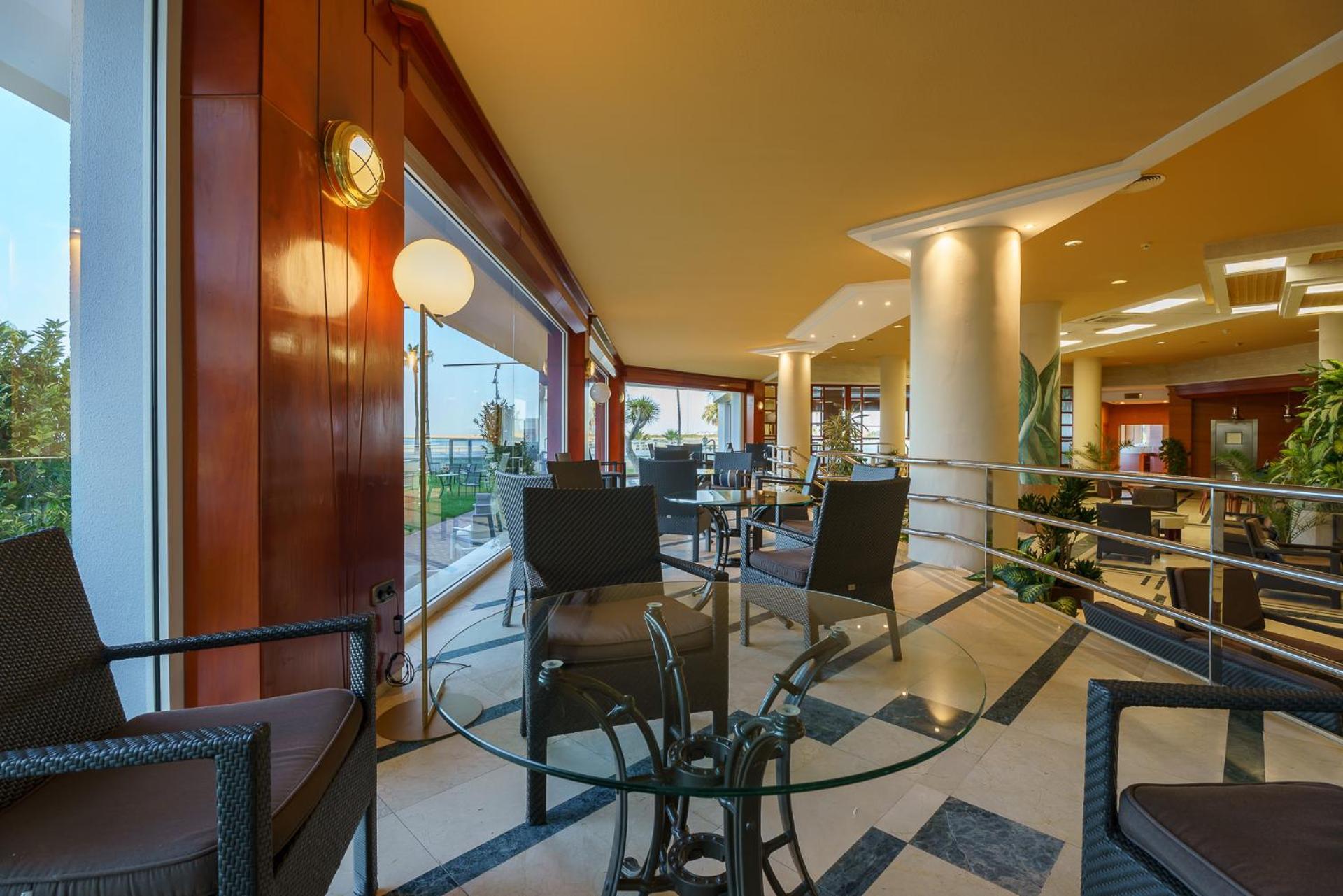 Hotel Puerto Bahia & Spa 엘푸에르토데산타마리아 외부 사진