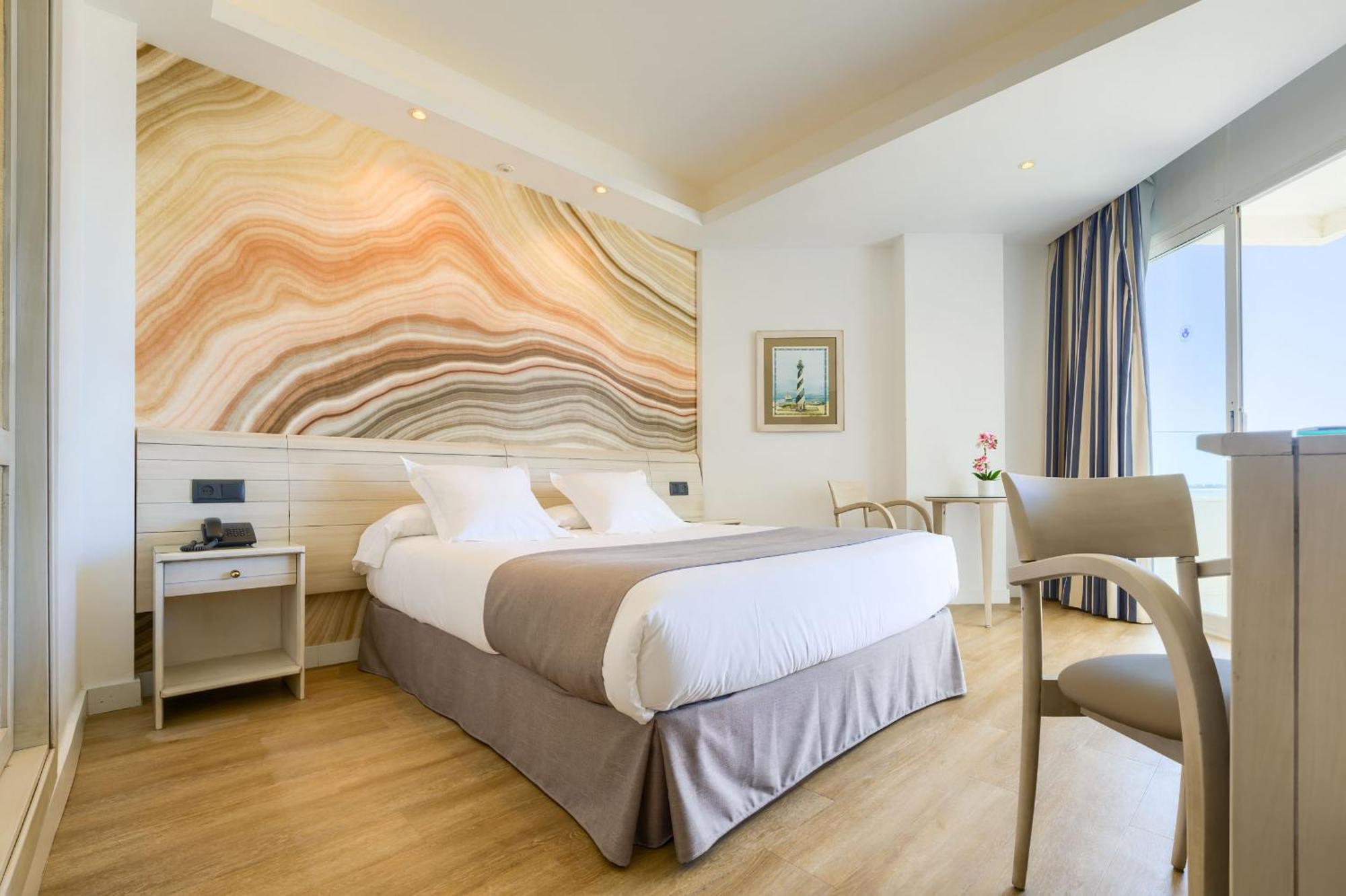 Hotel Puerto Bahia & Spa 엘푸에르토데산타마리아 외부 사진