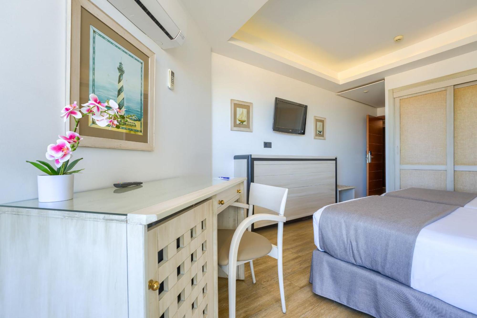 Hotel Puerto Bahia & Spa 엘푸에르토데산타마리아 외부 사진