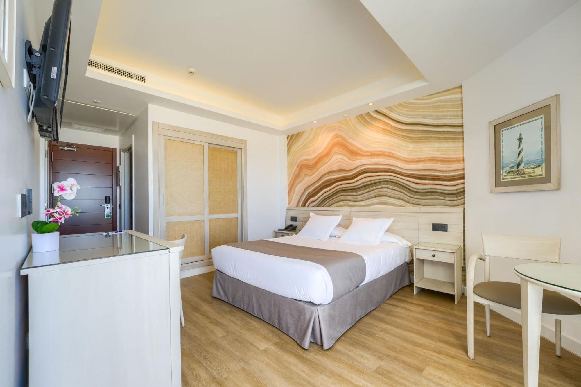 Hotel Puerto Bahia & Spa 엘푸에르토데산타마리아 외부 사진